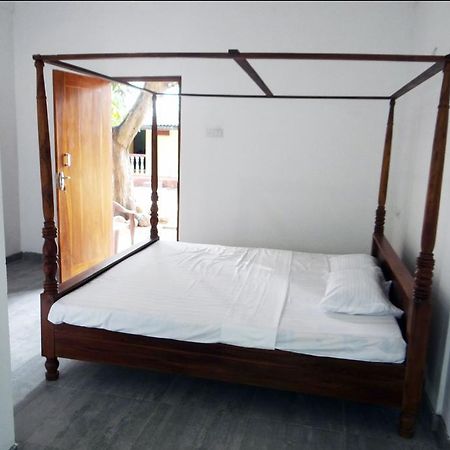 Rathnamali Pilgrims Rest Hotel Anuradhapura Zewnętrze zdjęcie