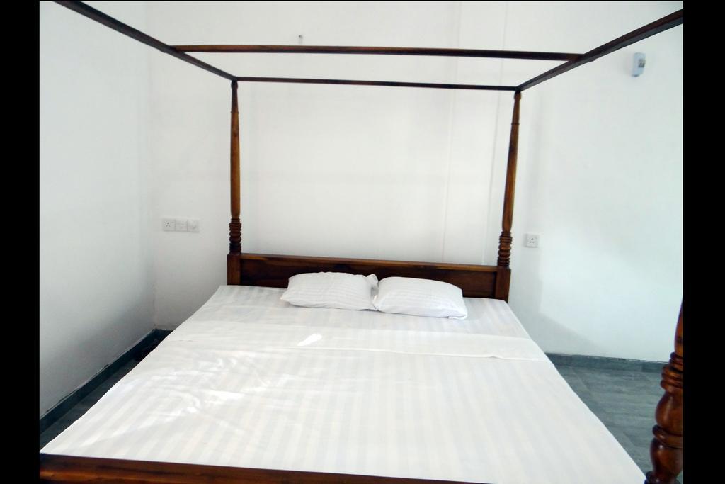 Rathnamali Pilgrims Rest Hotel Anuradhapura Zewnętrze zdjęcie